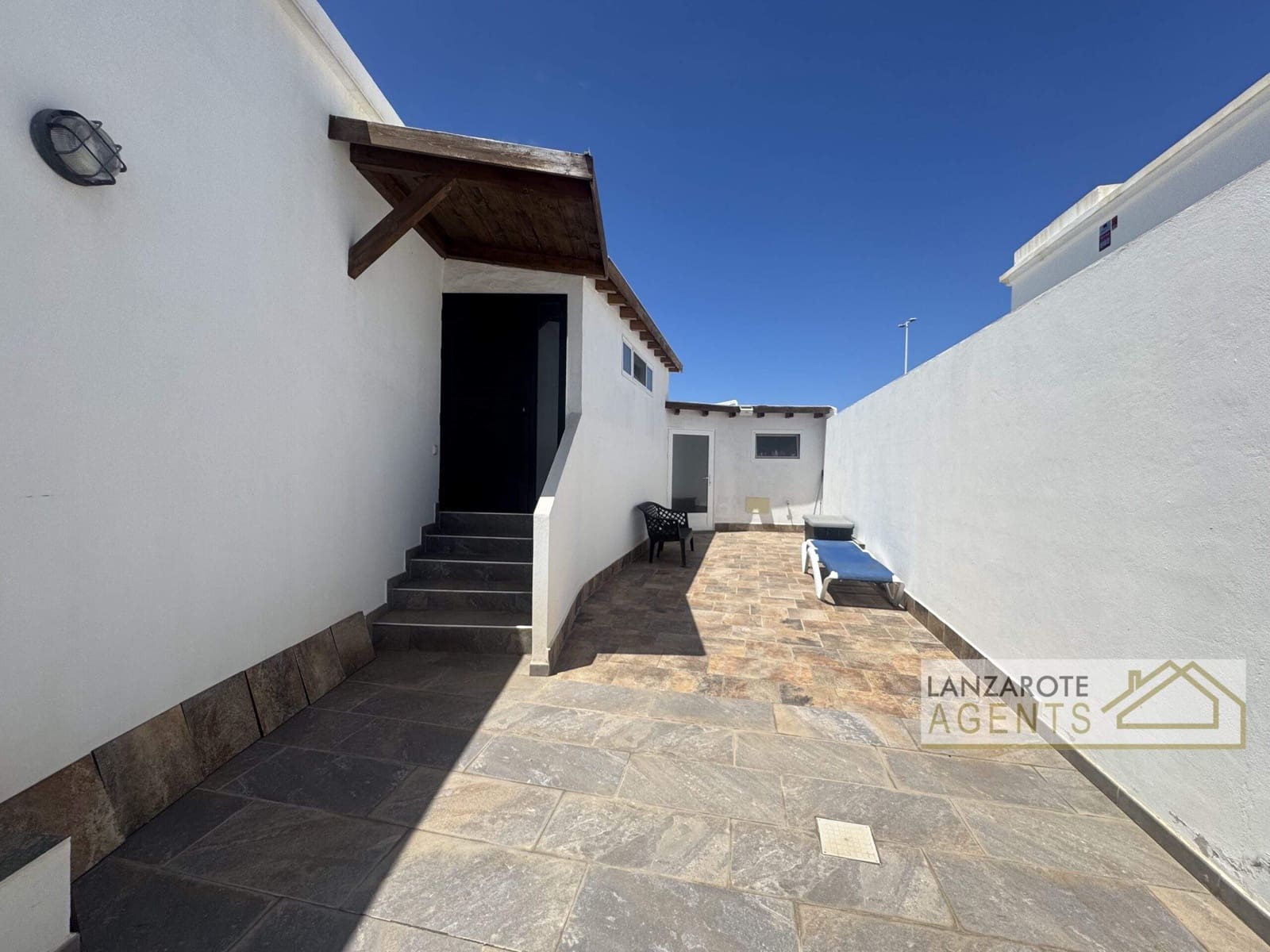 4 soveværelse Villa til salg i Playa Blanca med swimmingpool - € 575.000 (Ref: 8981837)