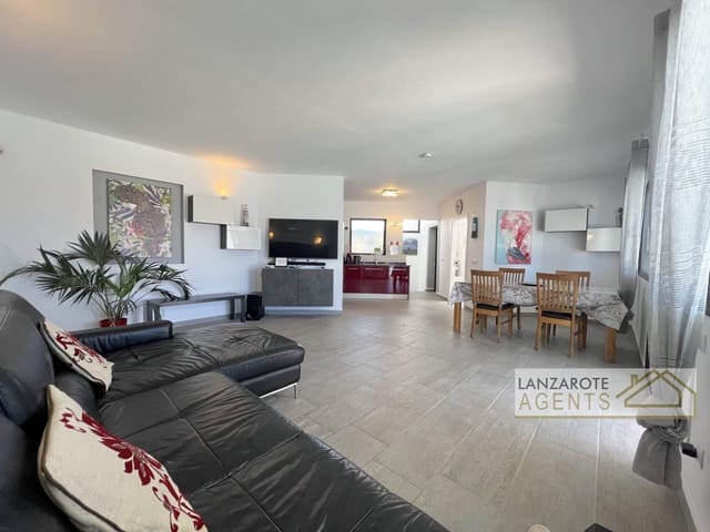 4 Zimmer Villa zu verkaufen in Playa Blanca, Yaiza mit Pool - 575.000 € (Ref: 8981837)