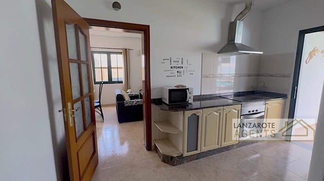 6 sypialnia Willa na sprzedaż w Playa Blanca, Yaiza z basenem - 645 000 € (Ref: 8997721)