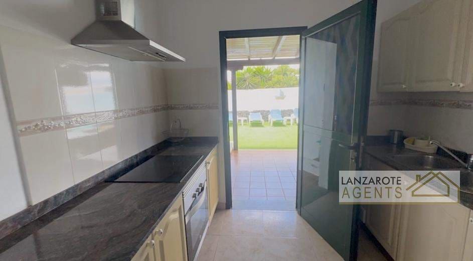 6 sypialnia Willa na sprzedaż w Playa Blanca z basenem - 645 000 € (Ref: 8997721)