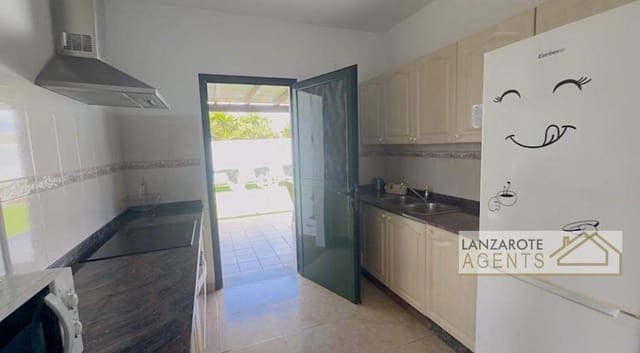 6 sypialnia Willa na sprzedaż w Playa Blanca, Yaiza z basenem - 645 000 € (Ref: 8997721)