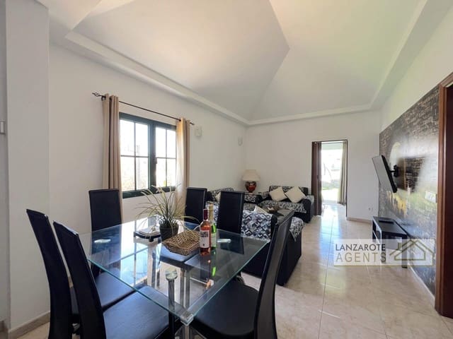 6 sypialnia Willa na sprzedaż w Playa Blanca, Yaiza z basenem - 645 000 € (Ref: 8997721)