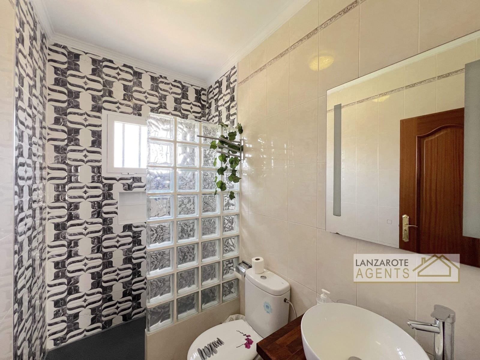 6 sypialnia Willa na sprzedaż w Playa Blanca z basenem - 645 000 € (Ref: 8997721)