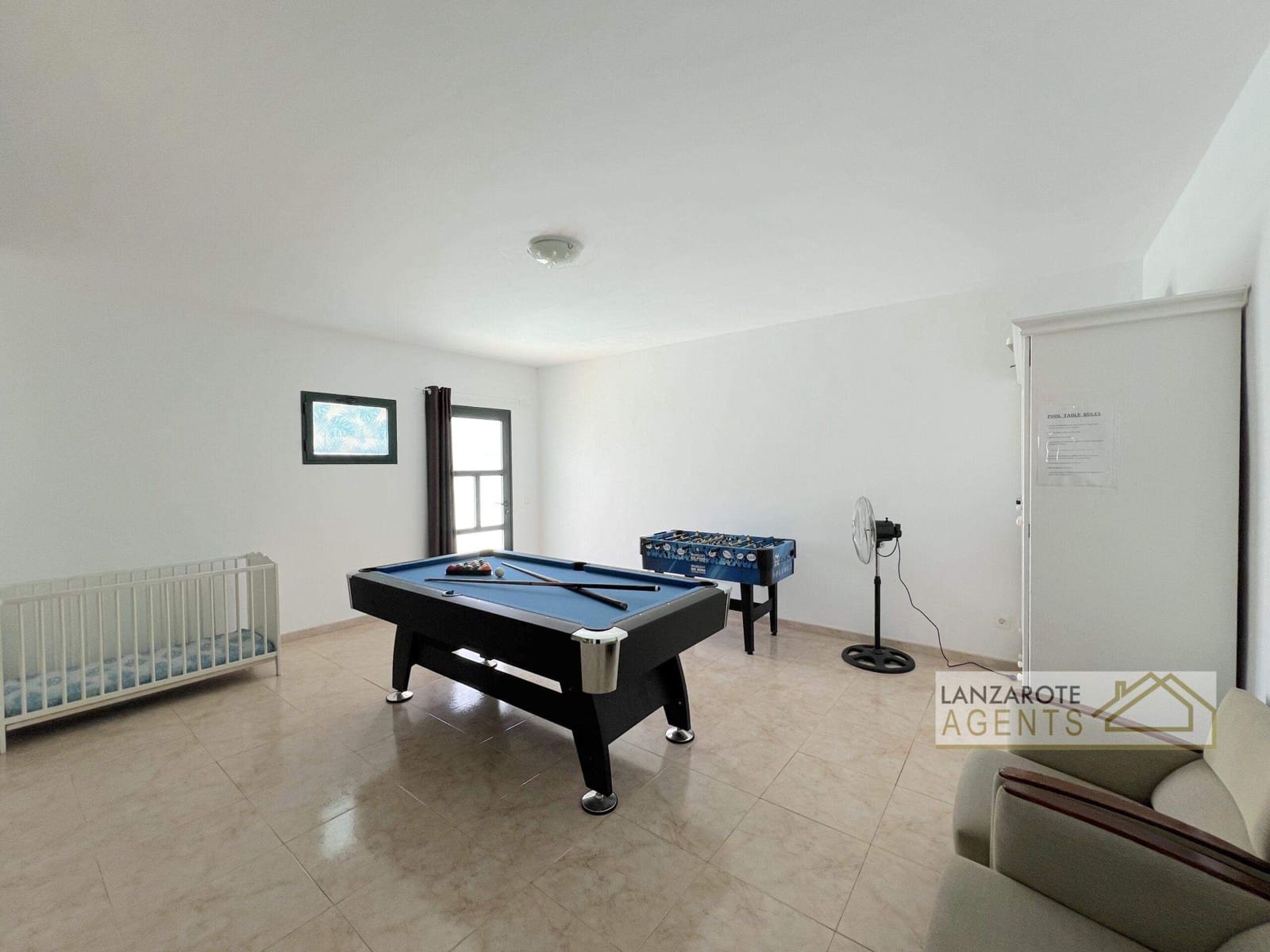 6 bedroom Villa for sale in Playa Blanca with pool - € 645,000 (Ref: 8997721)