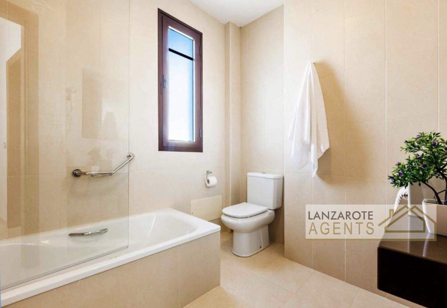 4 quarto Moradia para venda em Playa Blanca - 669 500 € (Ref: 9103590)