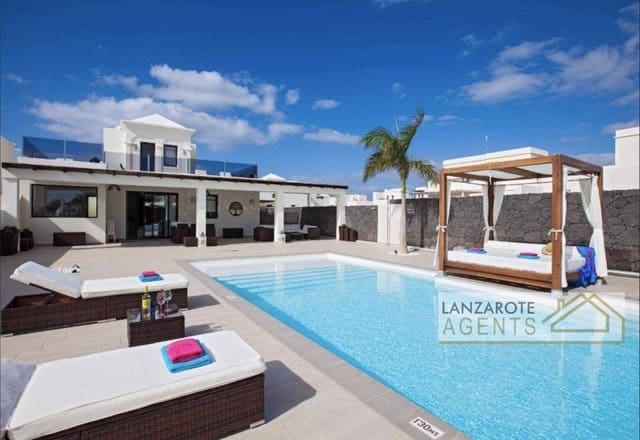 4 soveværelse Villa til salg i Playa Blanca, Yaiza - € 669.500 (Ref: 9103590)