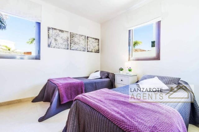 3 soveværelse Villa til salg i Playa Blanca, Yaiza - € 597.400 (Ref: 9103591)