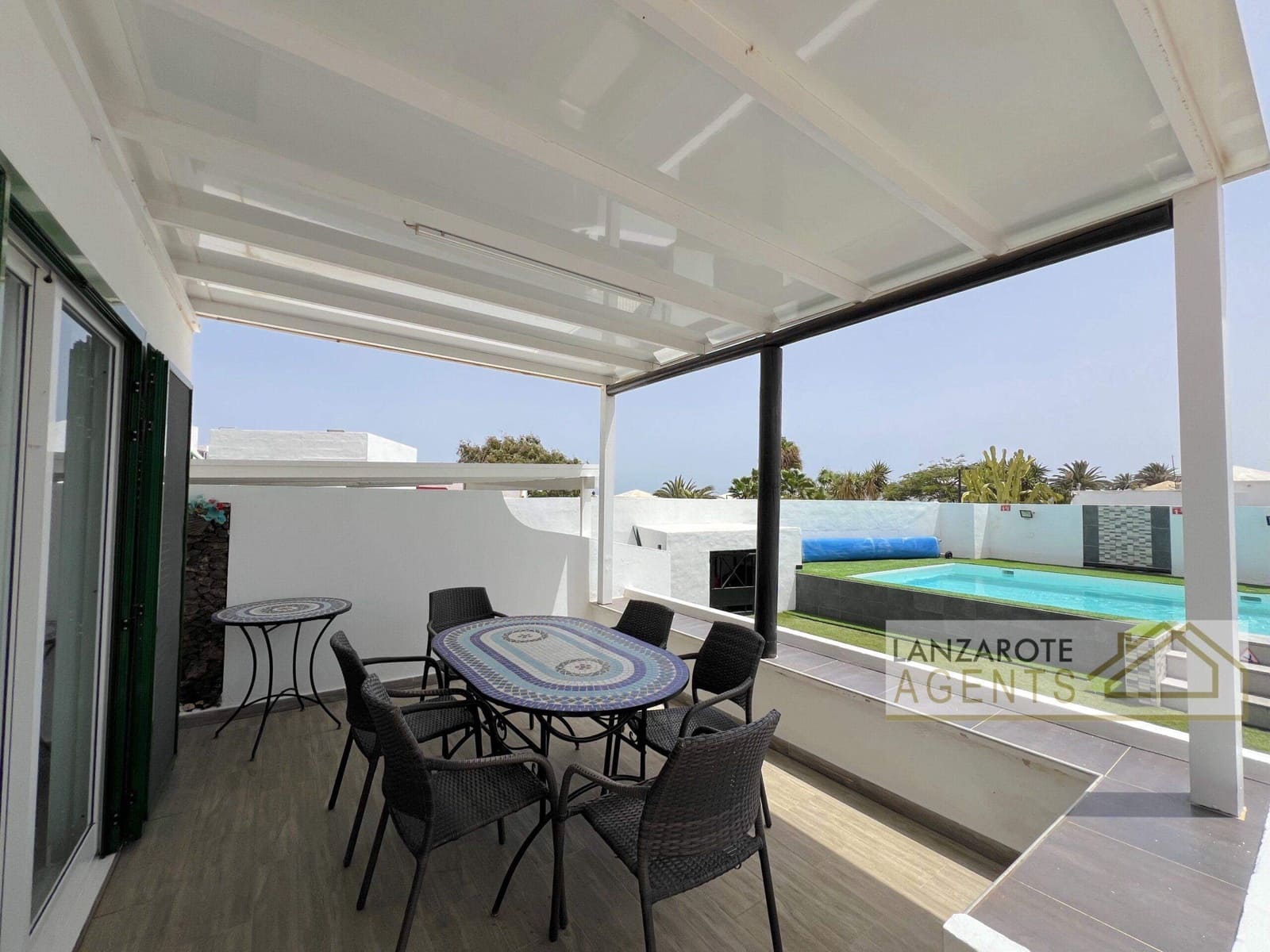 2 slaapkamer Villa te koop in Playa Blanca - € 415.000 (Ref: 9176974)