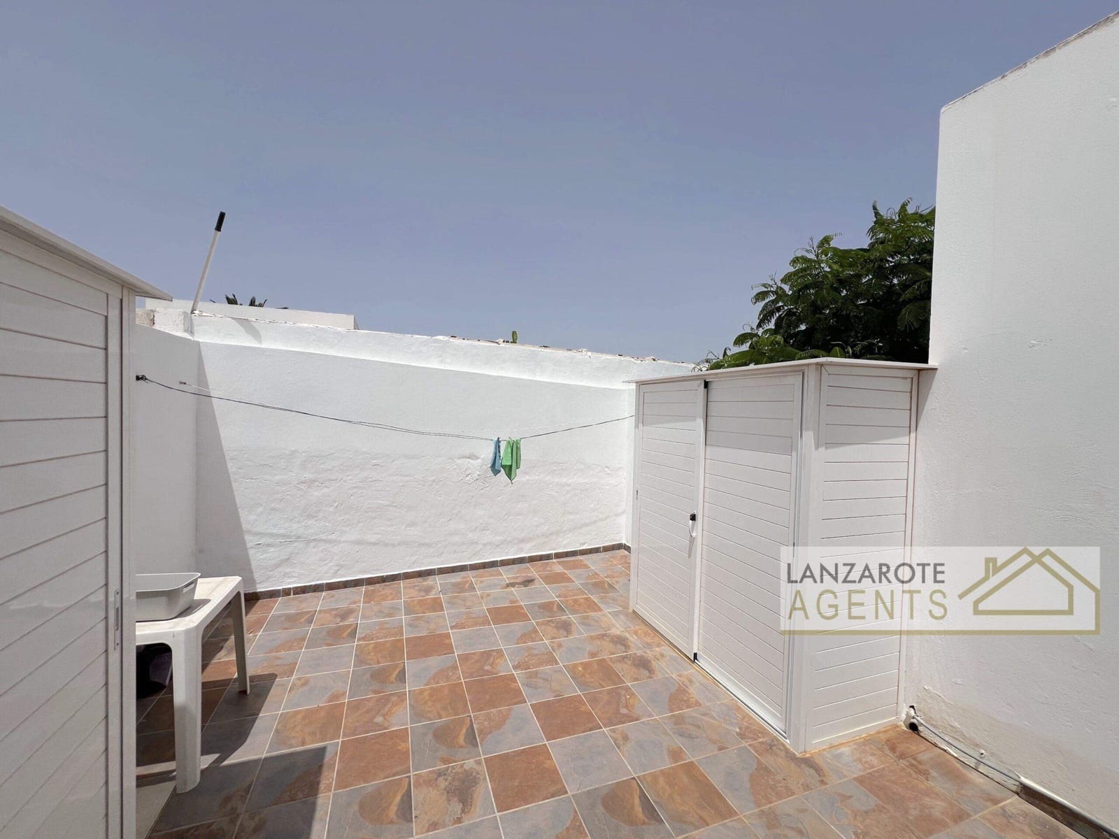 2 slaapkamer Villa te koop in Playa Blanca - € 415.000 (Ref: 9176974)
