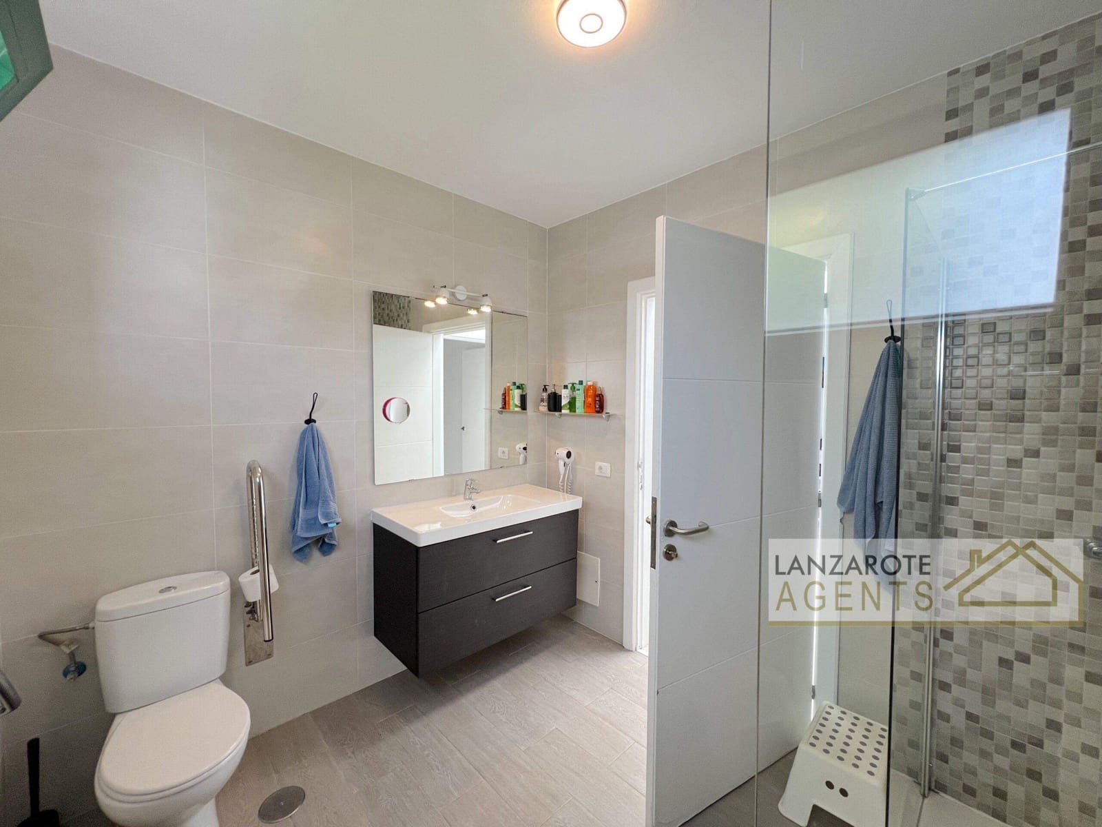 2 slaapkamer Villa te koop in Playa Blanca - € 415.000 (Ref: 9176974)