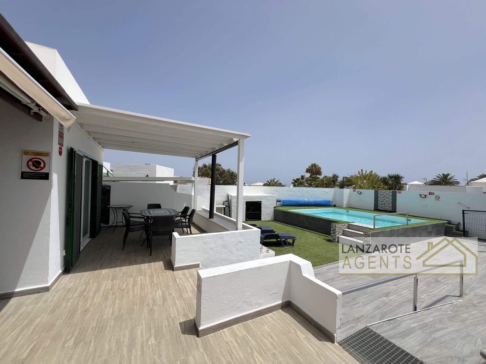 2 slaapkamer Villa te koop in Playa Blanca - € 415.000 (Ref: 9176974)