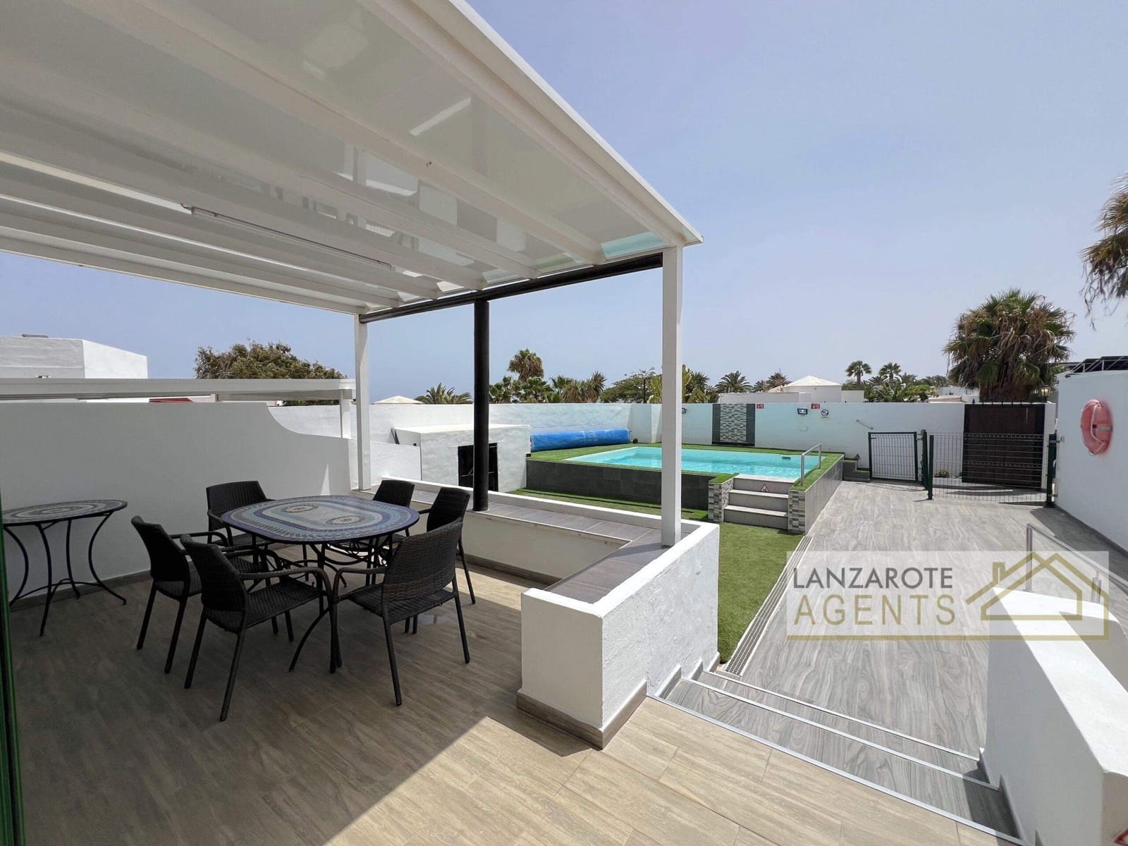 2 slaapkamer Villa te koop in Playa Blanca - € 415.000 (Ref: 9176974)