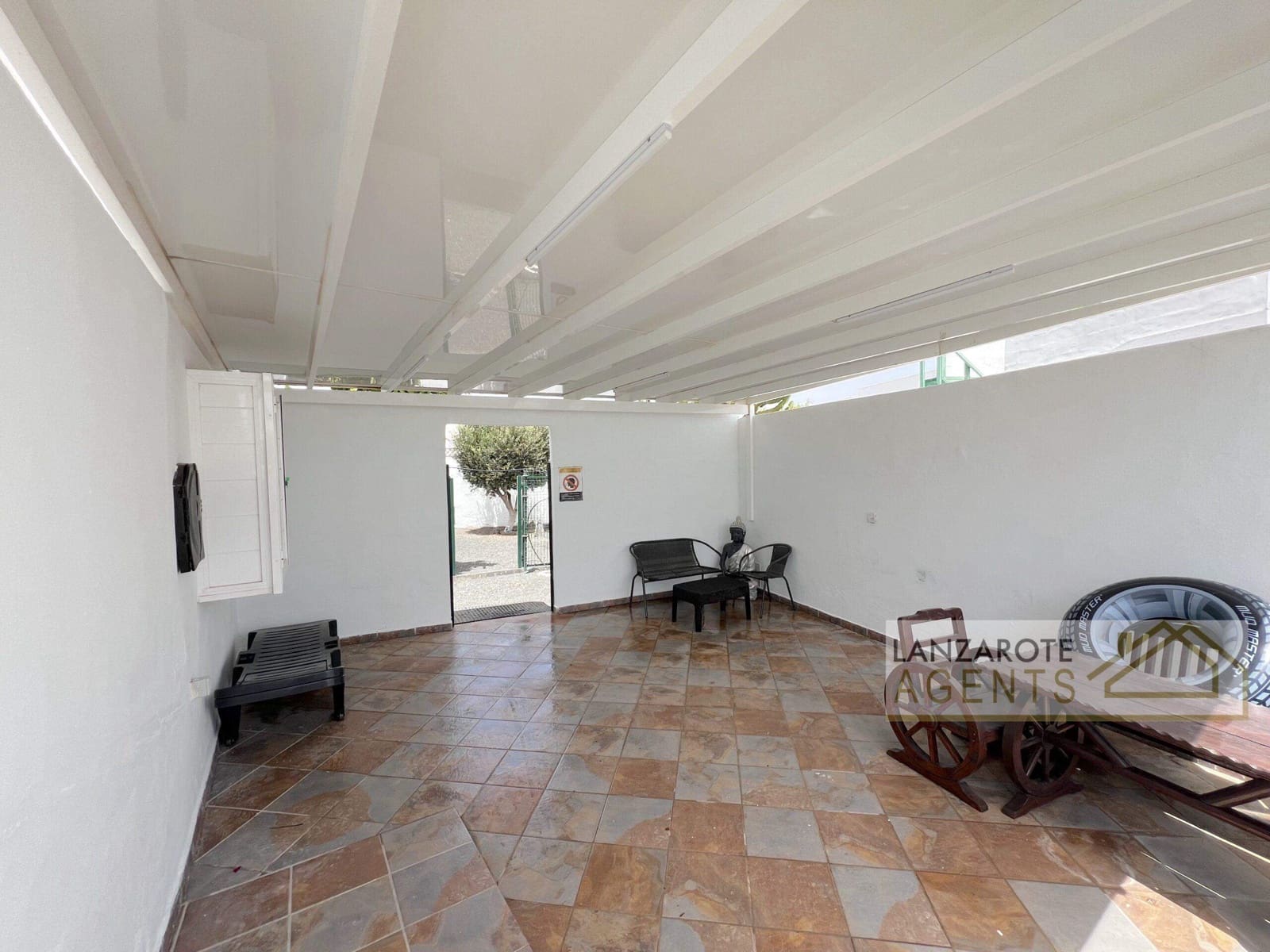 2 slaapkamer Villa te koop in Playa Blanca - € 415.000 (Ref: 9176974)