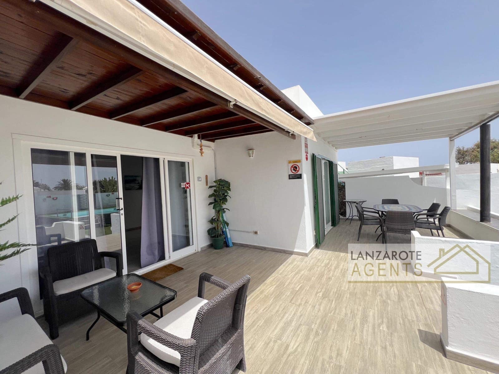 2 slaapkamer Villa te koop in Playa Blanca - € 415.000 (Ref: 9176974)