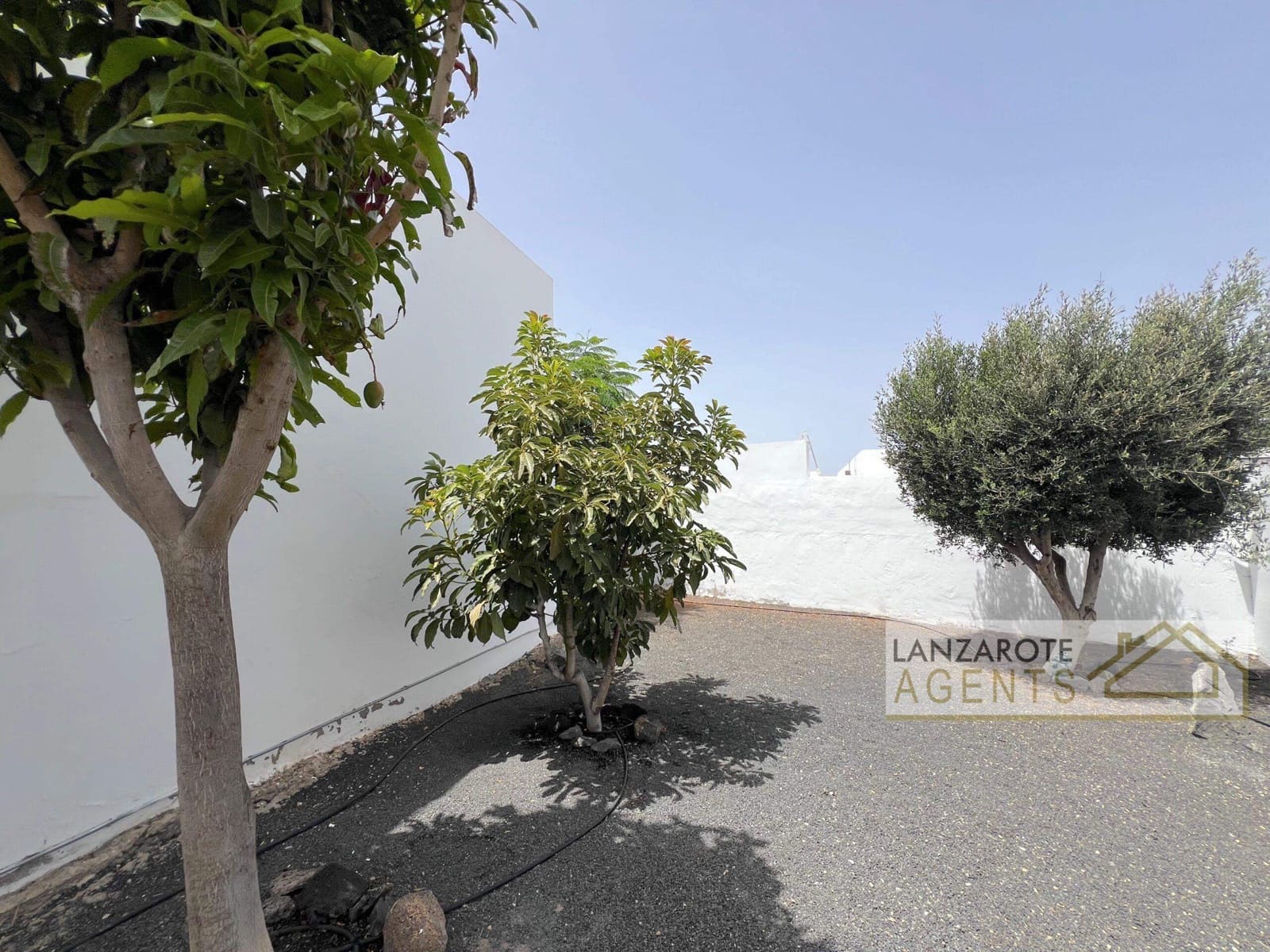 2 slaapkamer Villa te koop in Playa Blanca - € 415.000 (Ref: 9176974)
