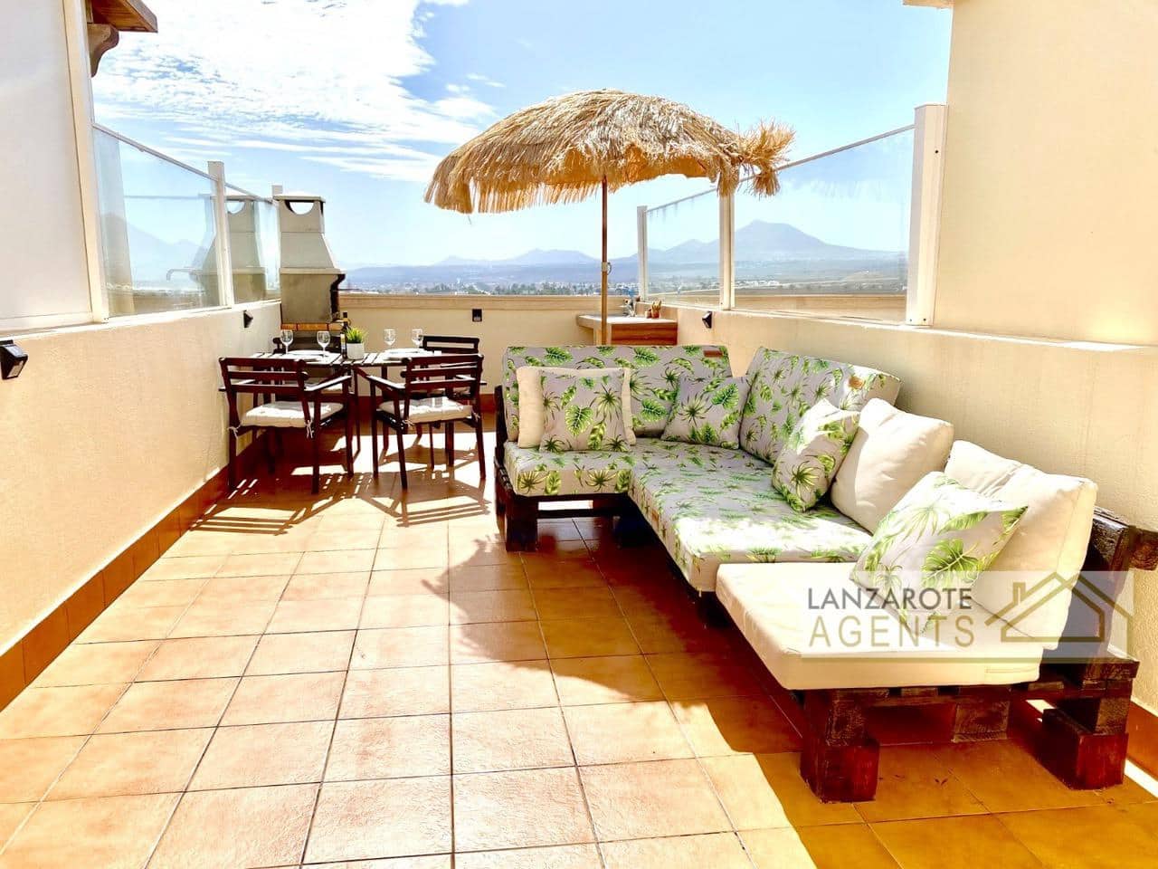 2 soverom Leilighet til salgs i Arrecife med garasje - € 295 000 (Ref: 9186023)