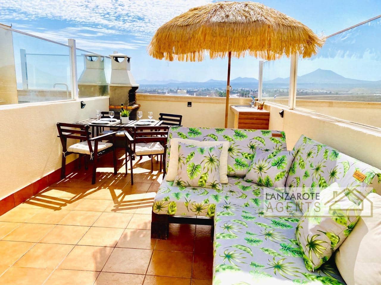 2 soverom Leilighet til salgs i Arrecife med garasje - € 295 000 (Ref: 9186023)