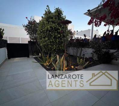 2 soveværelse Villa til salg i Puerto Calero med swimmingpool - € 529.000 (Ref: 9255859)