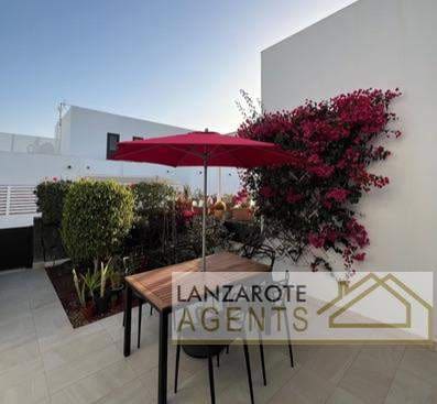 2 soveværelse Villa til salg i Puerto Calero med swimmingpool - € 529.000 (Ref: 9255859)