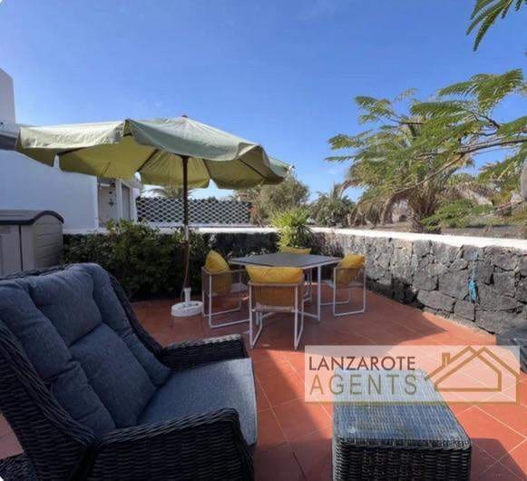 2 soveværelse Villa til salg i Puerto Calero med swimmingpool - € 529.000 (Ref: 9255859)