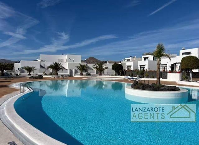 2 sovrum Villa till salu i Puerto Calero, Yaiza med pool - 529 000 € (Ref: 9255859)