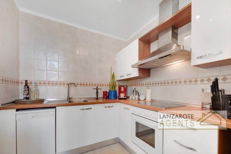 2 soveværelse Villa til salg i Puerto Calero med swimmingpool - € 529.000 (Ref: 9255859)