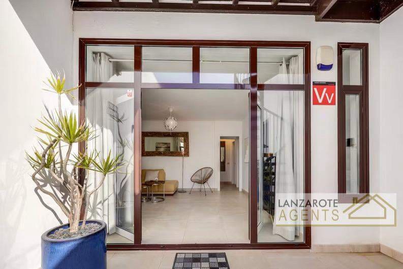 2 soveværelse Villa til salg i Puerto Calero med swimmingpool - € 529.000 (Ref: 9255859)