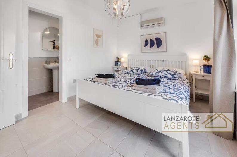 2 soveværelse Villa til salg i Puerto Calero med swimmingpool - € 529.000 (Ref: 9255859)