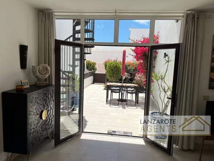 2 soveværelse Villa til salg i Puerto Calero med swimmingpool - € 529.000 (Ref: 9255859)