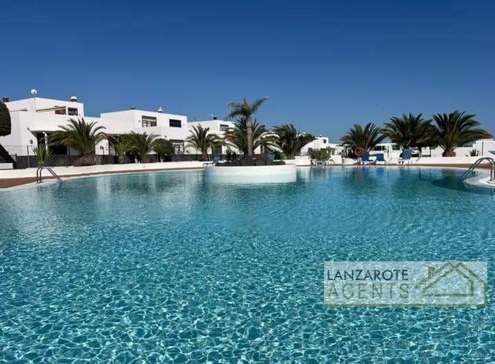 2 soveværelse Villa til salg i Puerto Calero med swimmingpool - € 529.000 (Ref: 9255859)
