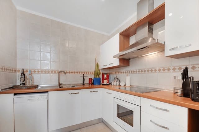 2 soverom Villa til salgs i Puerto Calero, Yaiza med svømmebasseng - € 529 000 (Ref: 9255859)