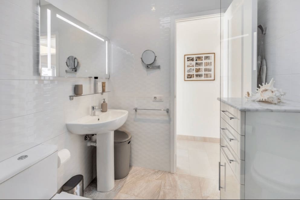 2 soverom Villa til salgs i Puerto Calero med svømmebasseng - € 529 000 (Ref: 9255859)