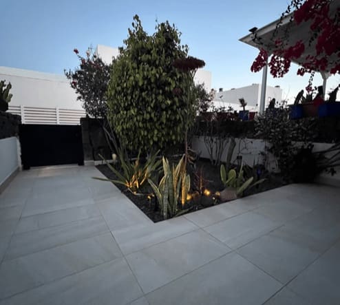 2 bedroom Villa for sale in Puerto Calero with pool - € 449,000 (Ref: 9255859)
