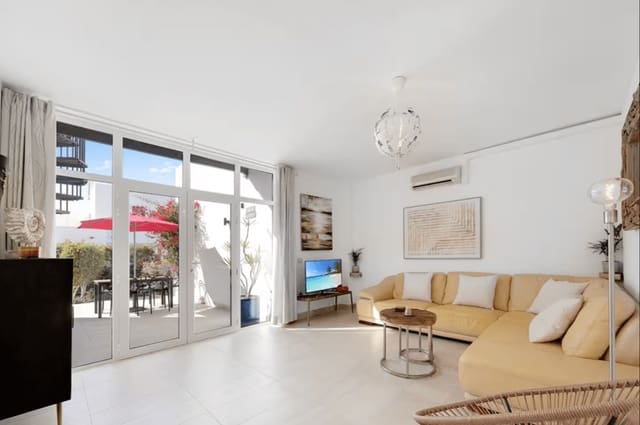 2 Zimmer Villa zu verkaufen in Puerto Calero, Yaiza mit Pool - 459.000 € (Ref: 9255859)
