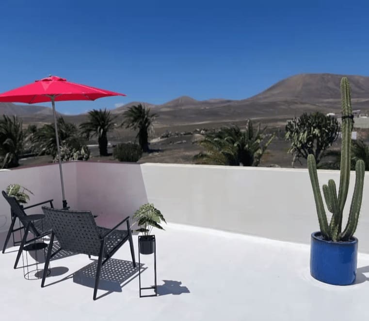 2 bedroom Villa for sale in Puerto Calero with pool - € 449,000 (Ref: 9255859)
