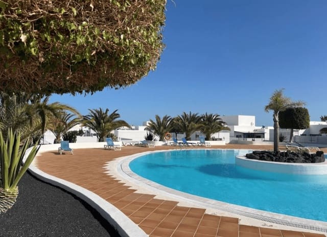 2 Zimmer Villa zu verkaufen in Puerto Calero, Yaiza mit Pool - 459.000 € (Ref: 9255859)