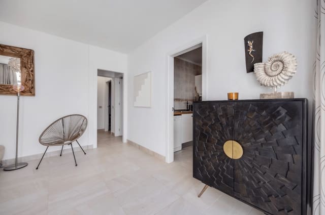 2 Zimmer Villa zu verkaufen in Puerto Calero, Yaiza mit Pool - 459.000 € (Ref: 9255859)