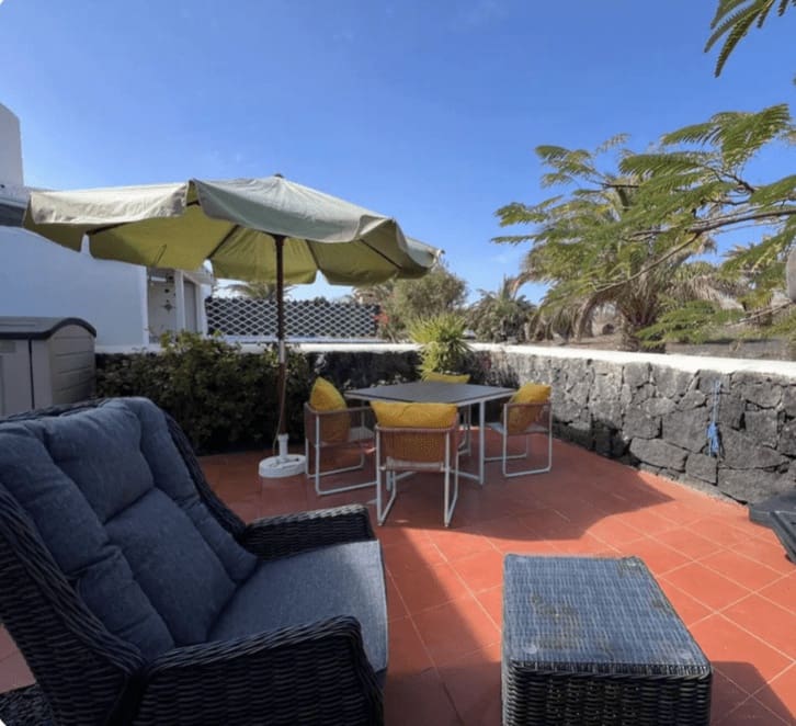 2 bedroom Villa for sale in Puerto Calero with pool - € 449,000 (Ref: 9255859)