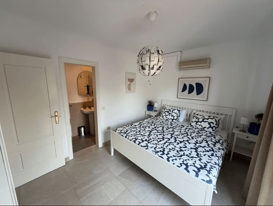 2 bedroom Villa for sale in Puerto Calero with pool - € 449,000 (Ref: 9255859)
