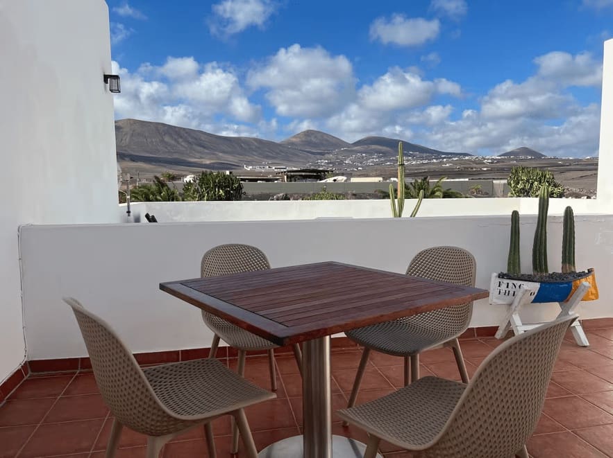 2 bedroom Villa for sale in Puerto Calero with pool - € 449,000 (Ref: 9255859)
