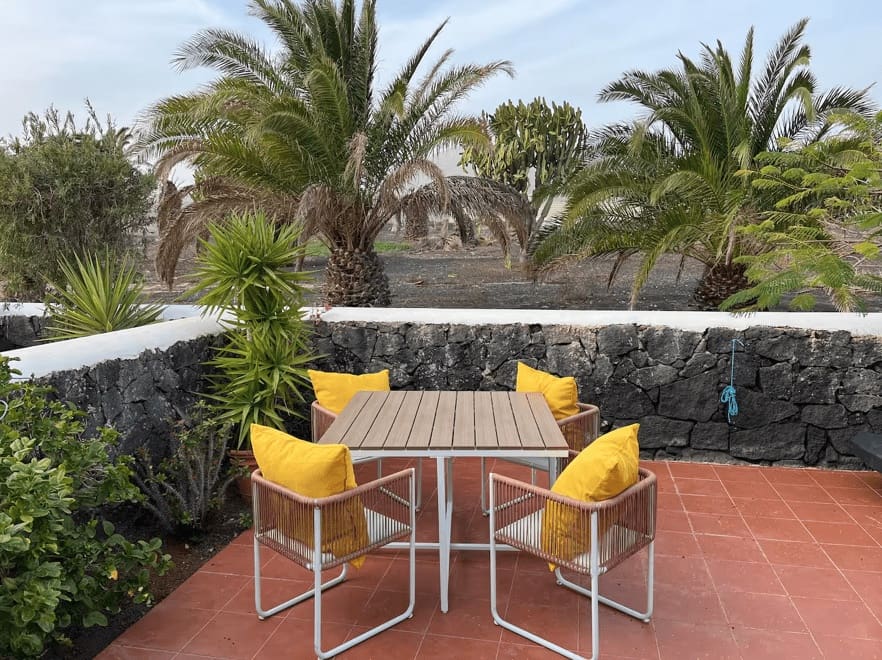 2 bedroom Villa for sale in Puerto Calero with pool - € 449,000 (Ref: 9255859)