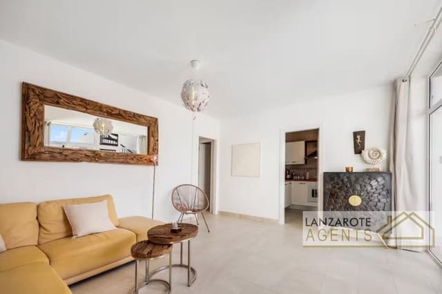 2 soverom Villa til salgs i Puerto Calero, Yaiza med svømmebasseng - € 449 000 (Ref: 9255859)