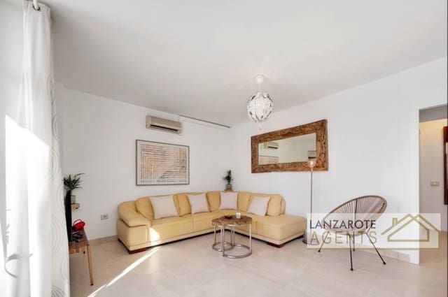2 soverom Villa til salgs i Puerto Calero, Yaiza med svømmebasseng - € 449 000 (Ref: 9255859)