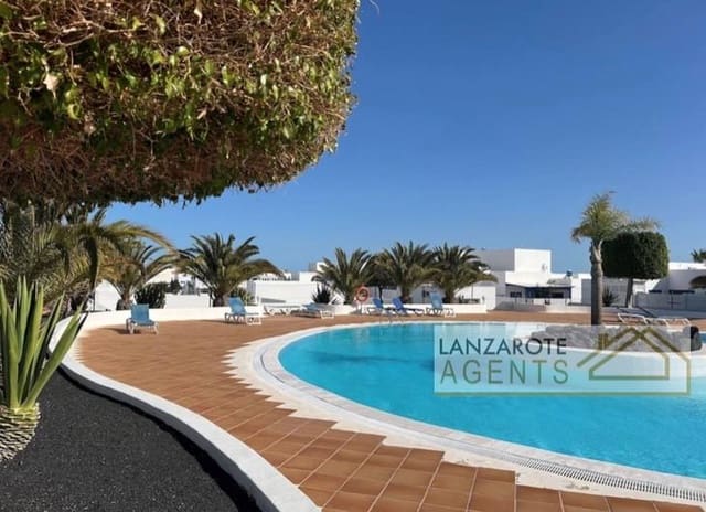 2 soverom Villa til salgs i Puerto Calero, Yaiza med svømmebasseng - € 449 000 (Ref: 9255859)