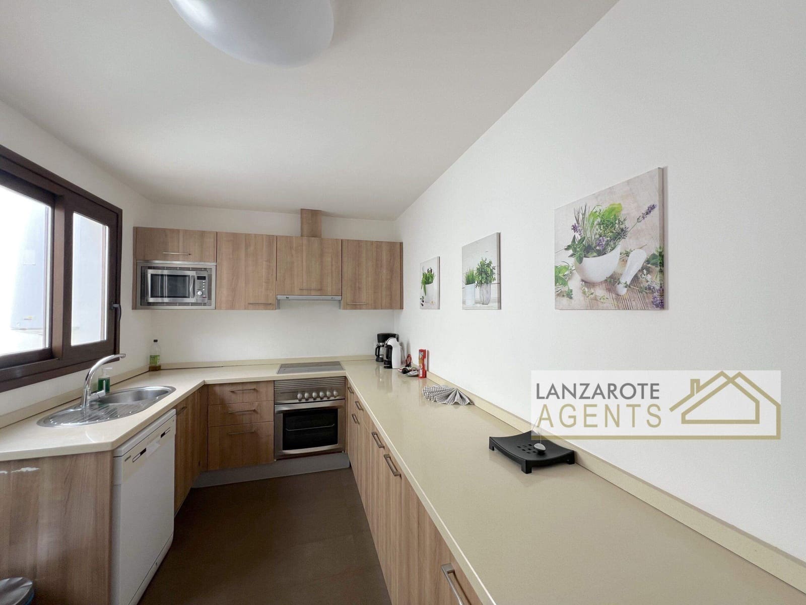 3 soveværelse Villa til salg i Puerto Calero med swimmingpool garage - € 380.000 (Ref: 9296345)