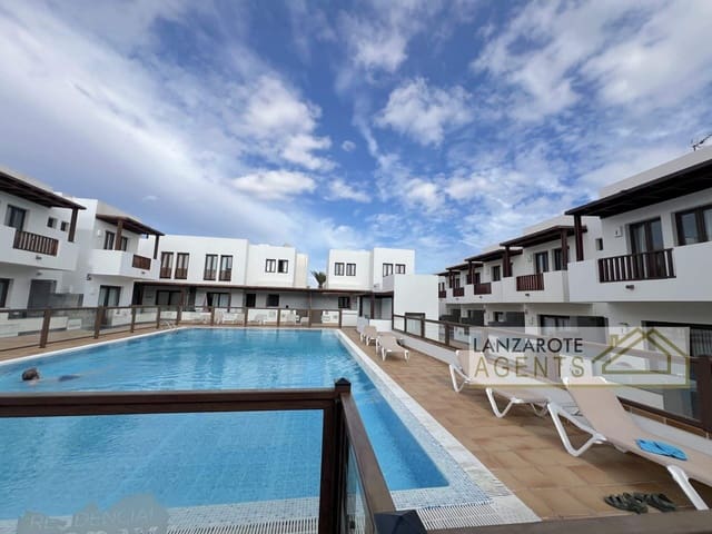 3 soveværelse Villa til salg i Puerto Calero, Yaiza med swimmingpool garage - € 380.000 (Ref: 9296345)