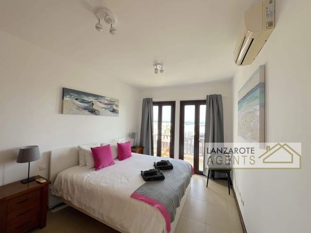 3 soveværelse Villa til salg i Puerto Calero, Yaiza med swimmingpool garage - € 380.000 (Ref: 9296345)