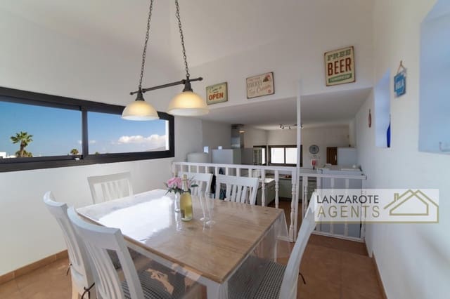 3 makuuhuone Huvila myytävänä paikassa Playa Blanca, Yaiza mukana uima-altaan - 499 000 € (Ref: 9298868)
