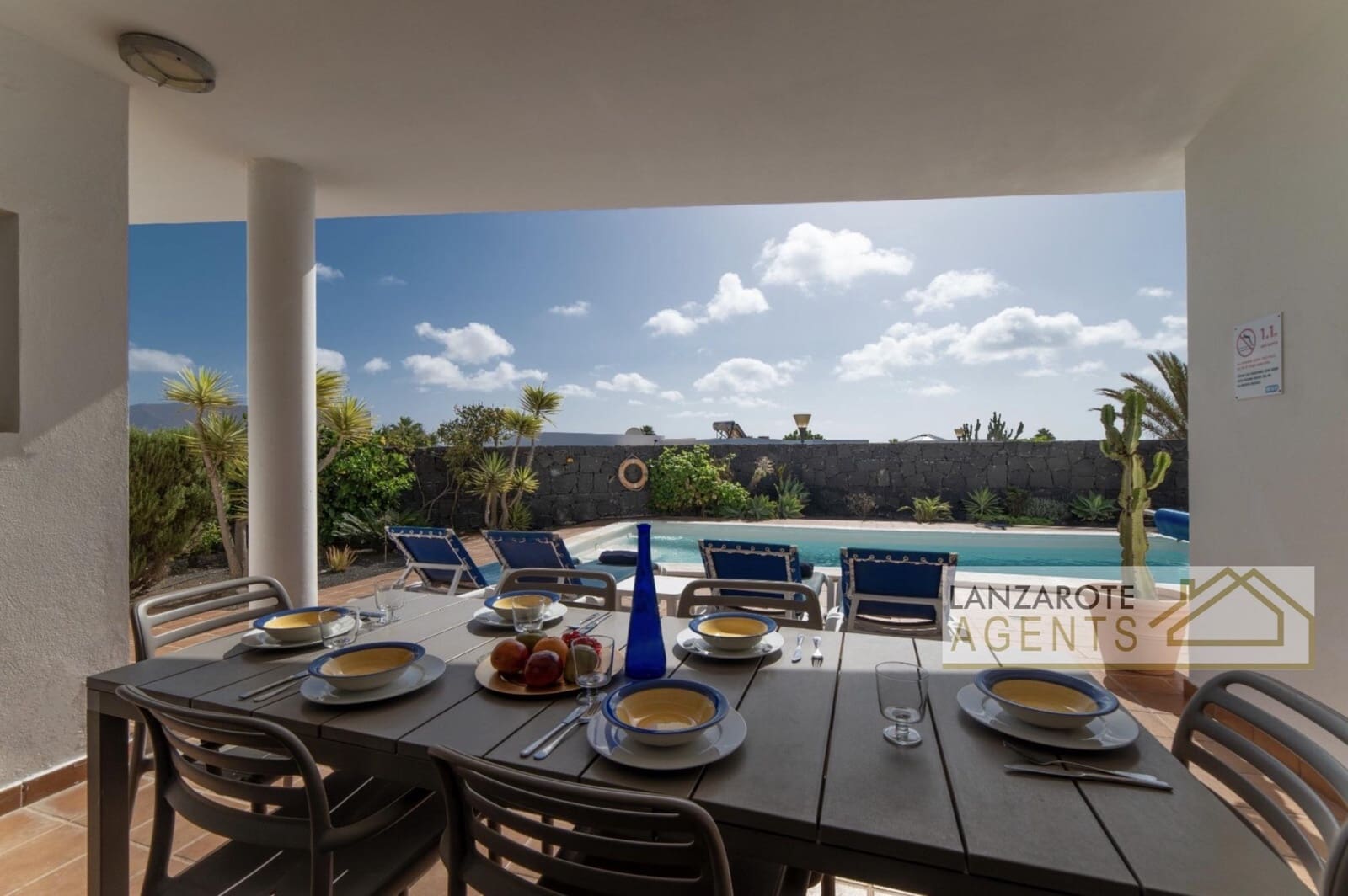 3 makuuhuone Huvila myytävänä paikassa Playa Blanca mukana uima-altaan - 499 000 € (Ref: 9298868)