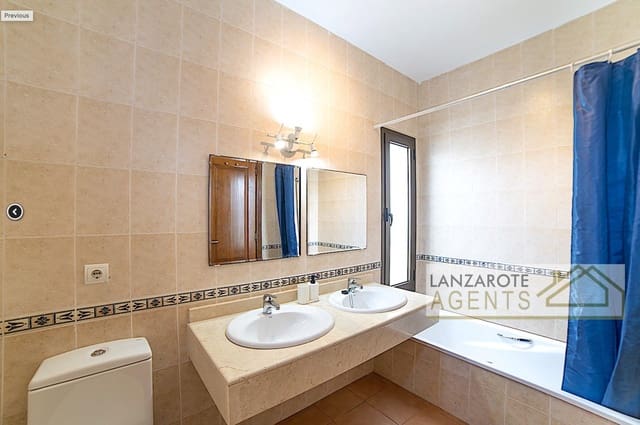 3 makuuhuone Huvila myytävänä paikassa Playa Blanca, Yaiza mukana uima-altaan - 499 000 € (Ref: 9298868)